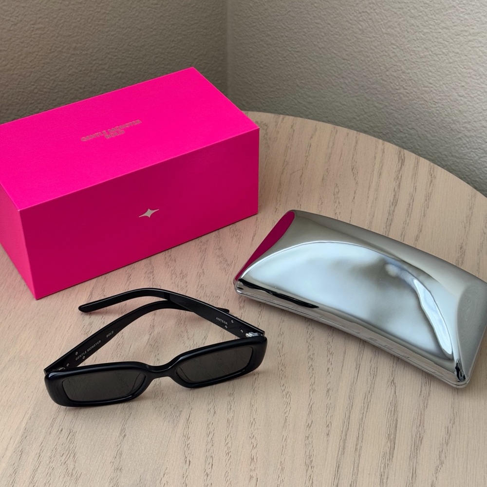 Gentle Monster - Antena 01 Sunglasses